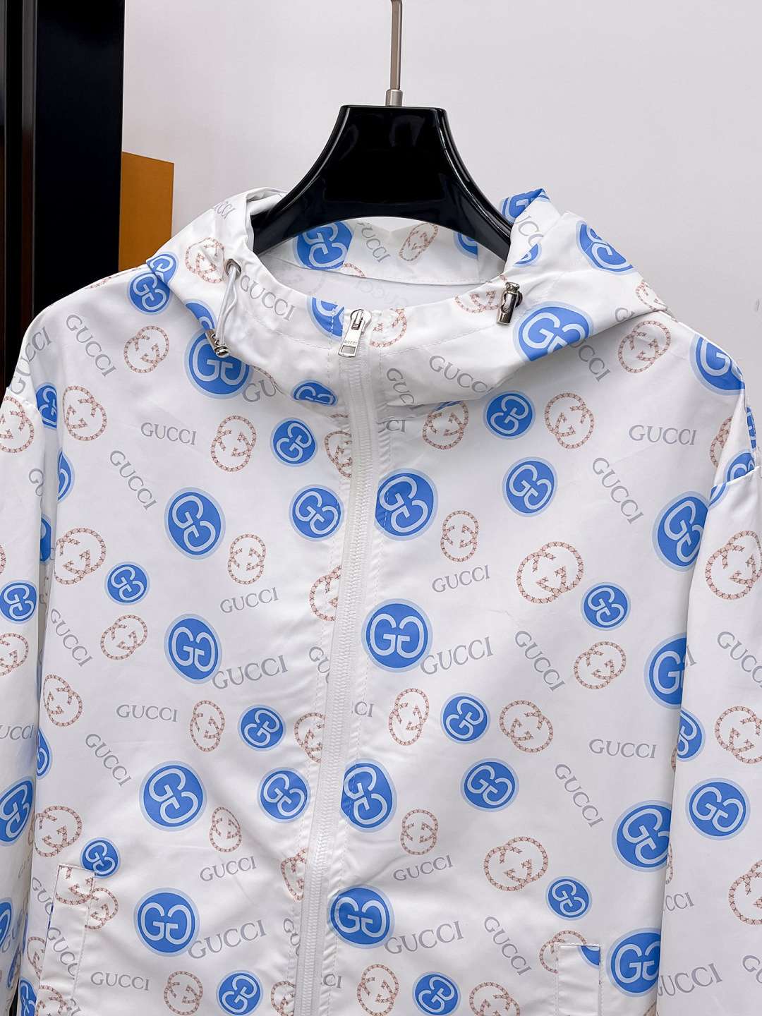 Gucci Clothing-357