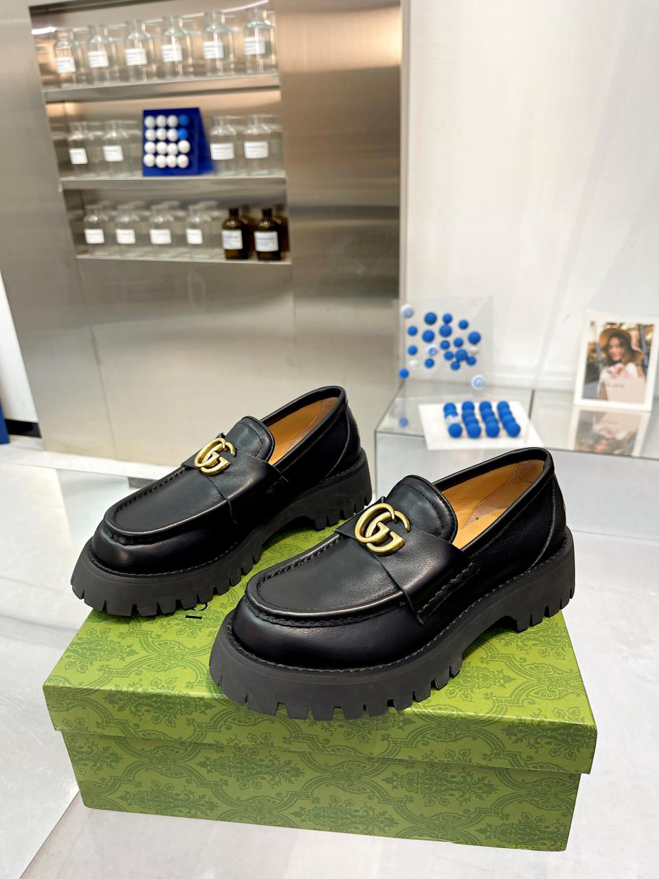 Gucci women's leather shoes-81