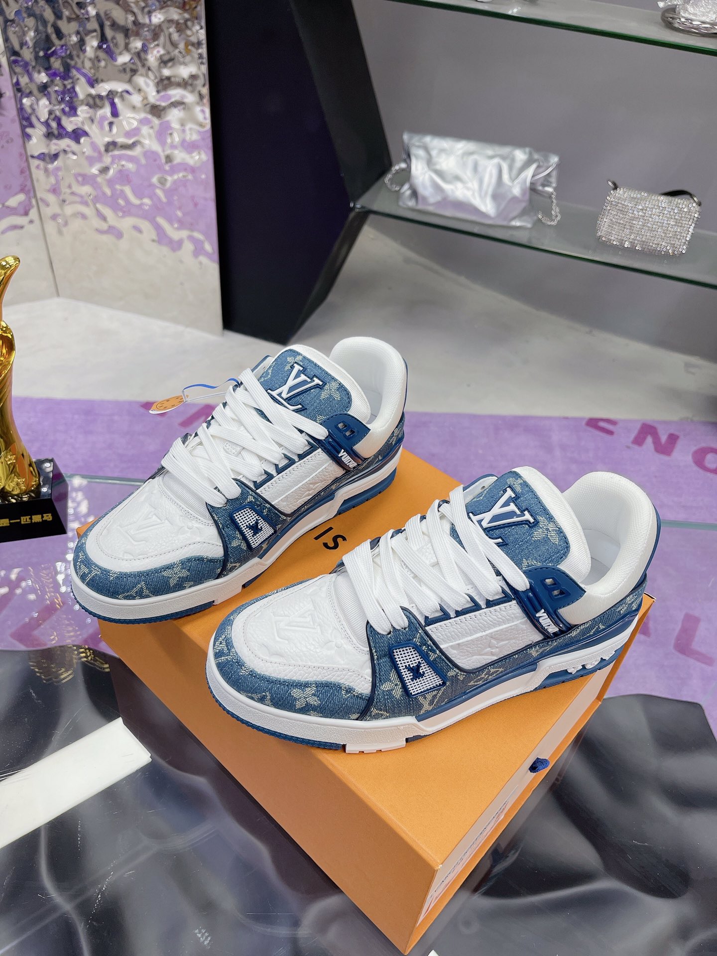 Lv Sneakers-243