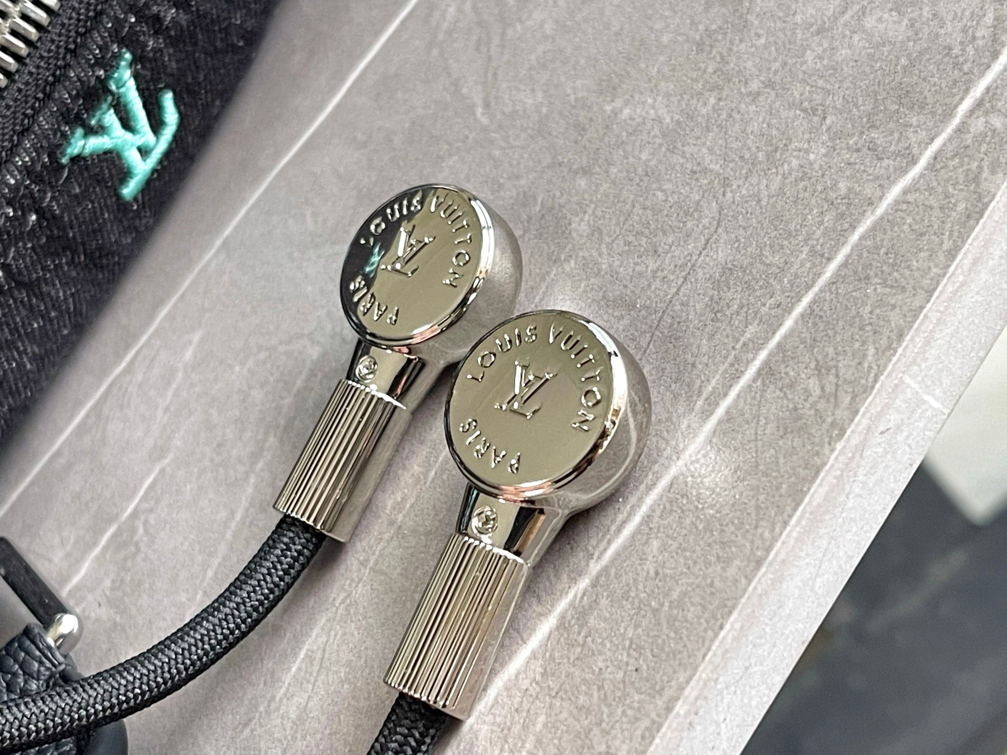 Louis Vuitton bag-105