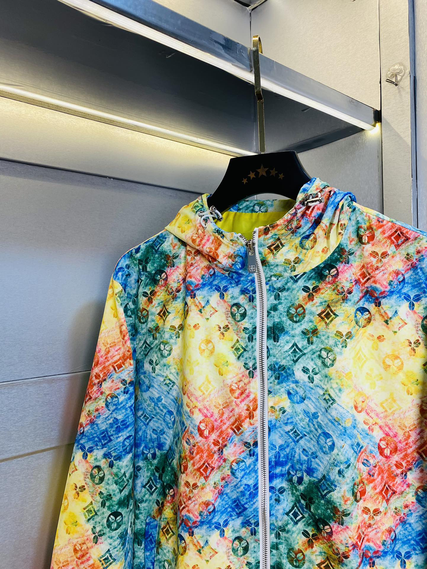 LV Clothing-349
