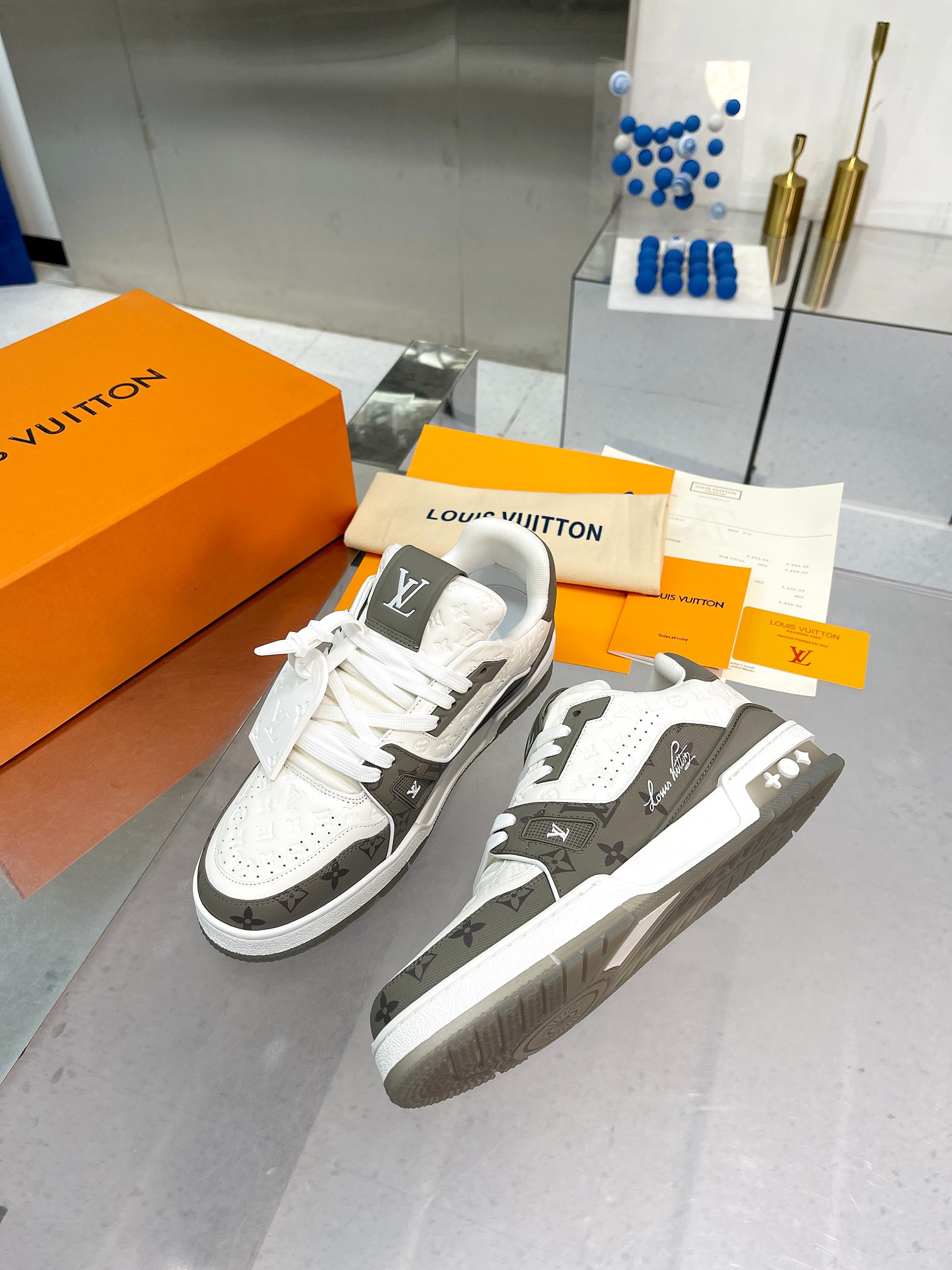 Lv Sneakers-60