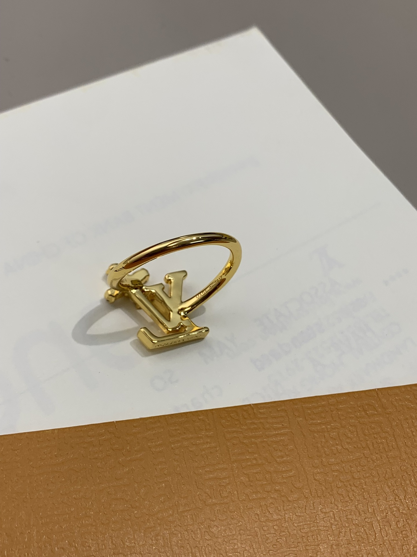 LV ring-82