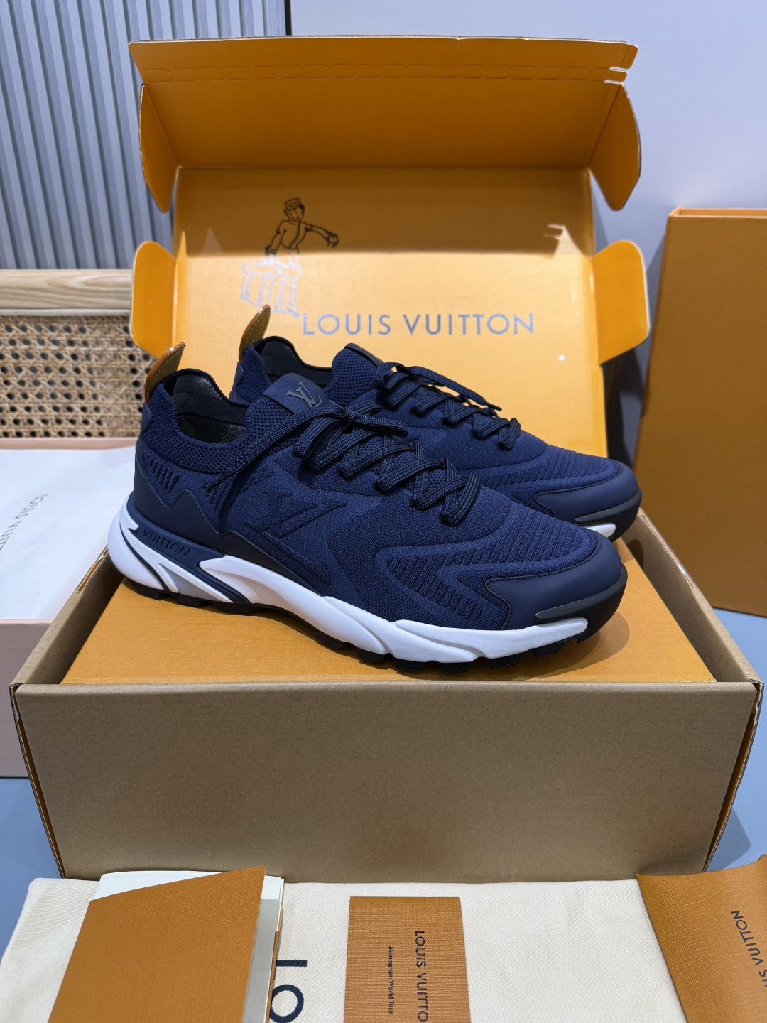Lv Sneakers-174