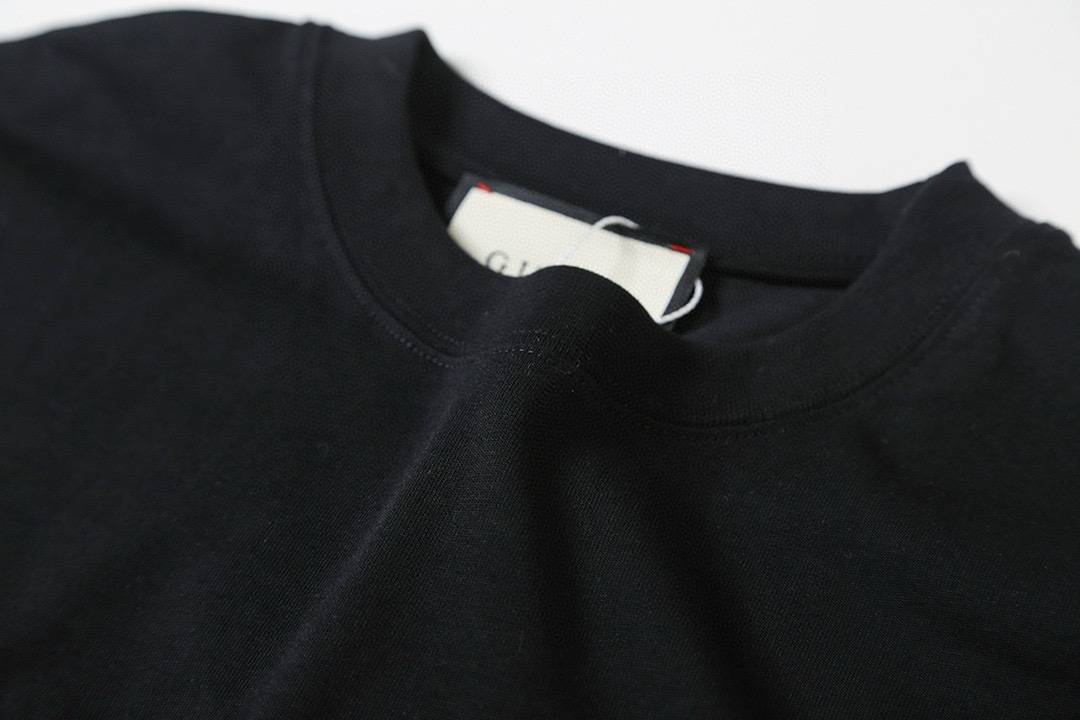 Gucci clothing-20