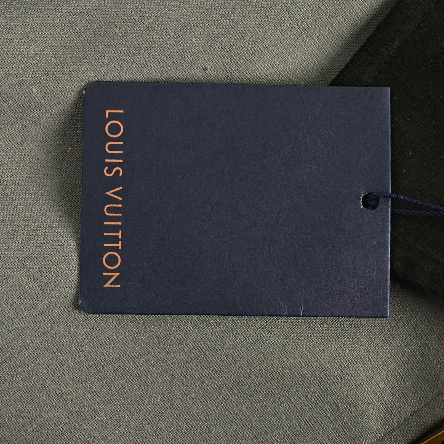 LV Clothing-337