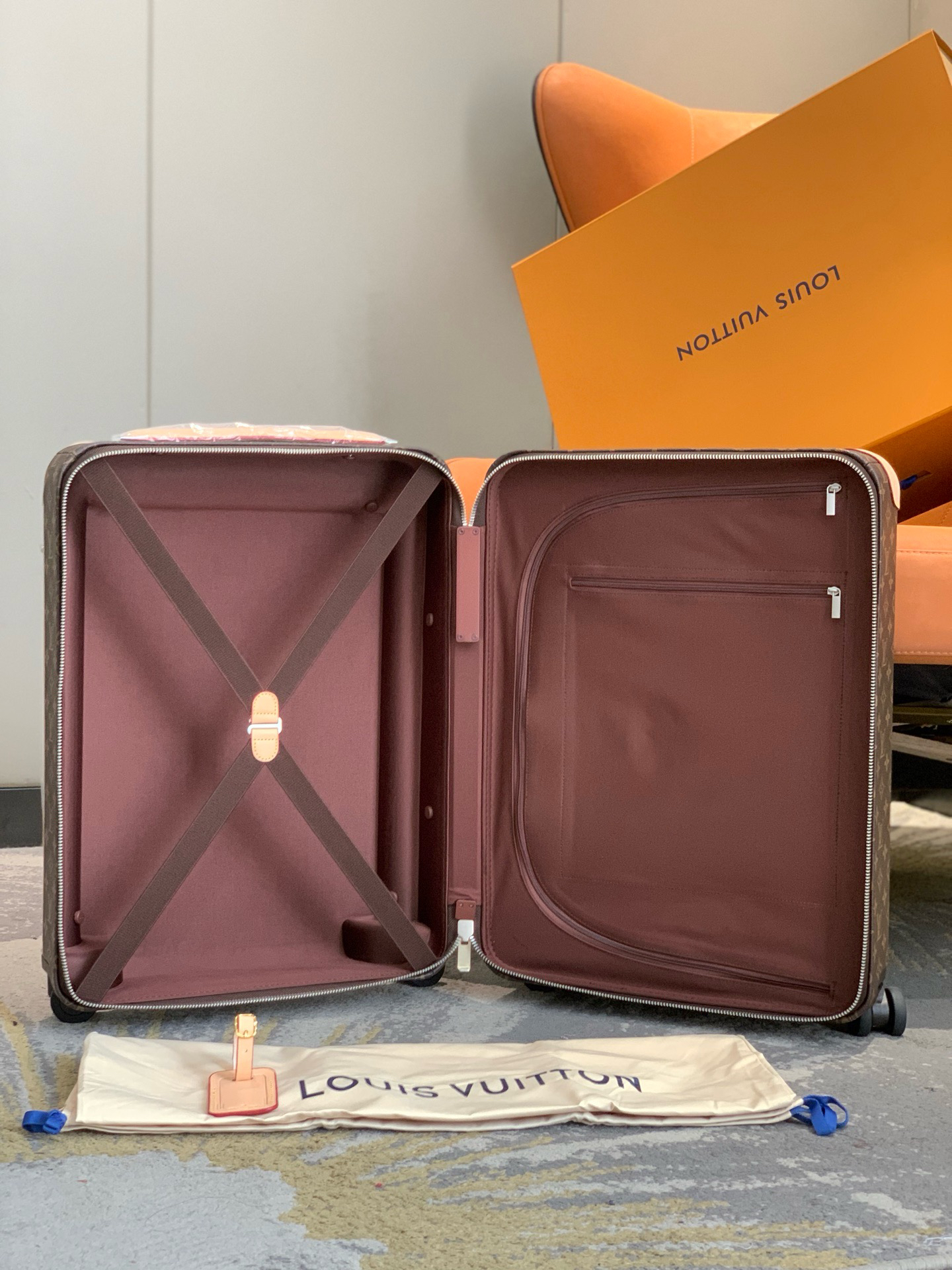 LV luggage-6