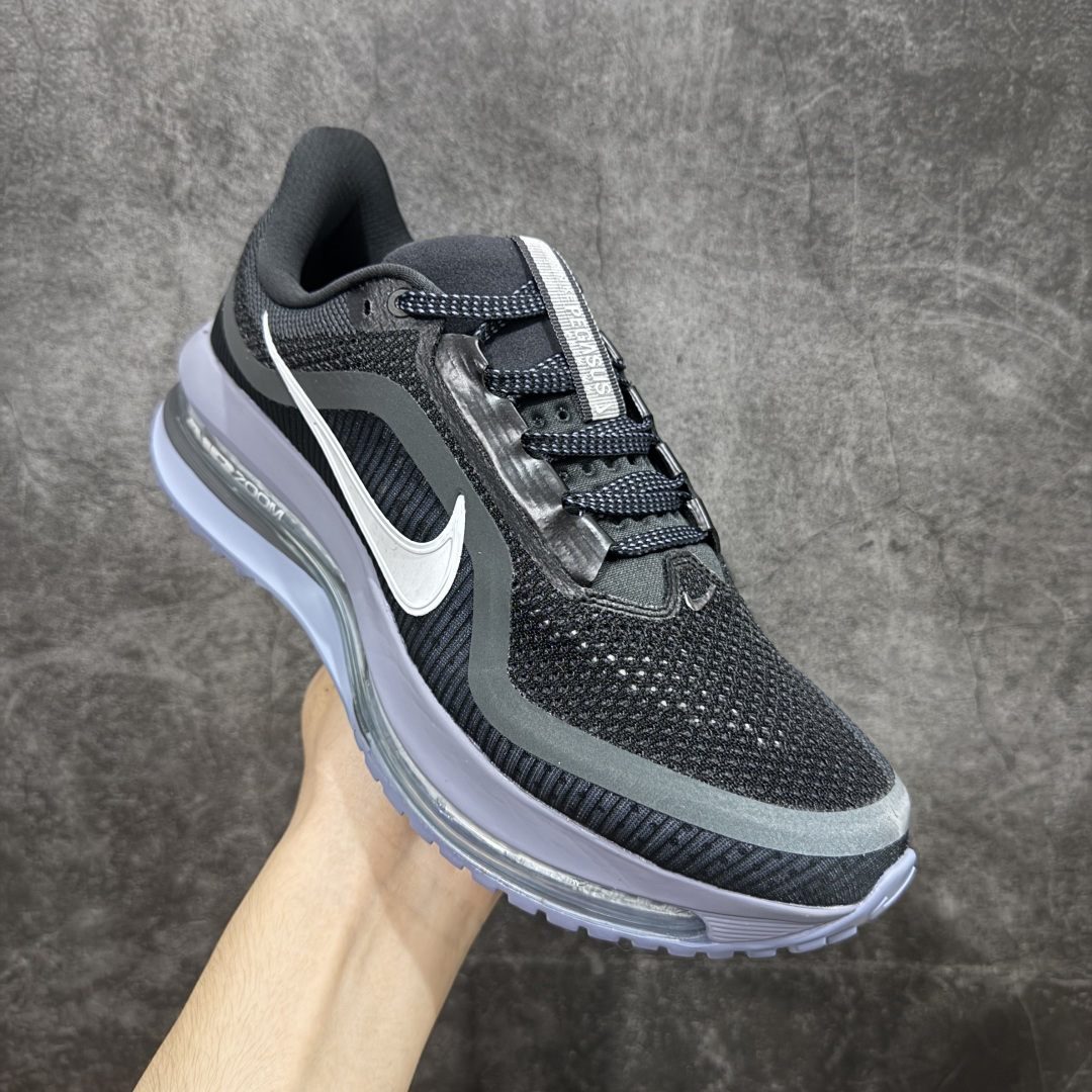 Nike Sneakers-95