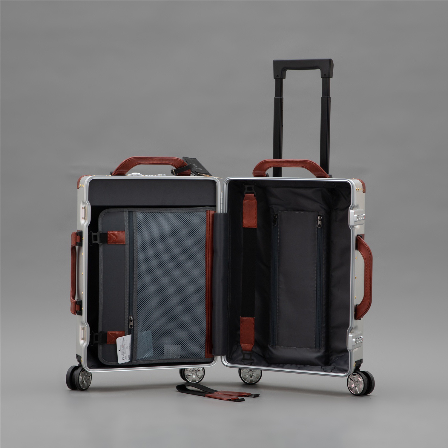 Gucci luggage-40