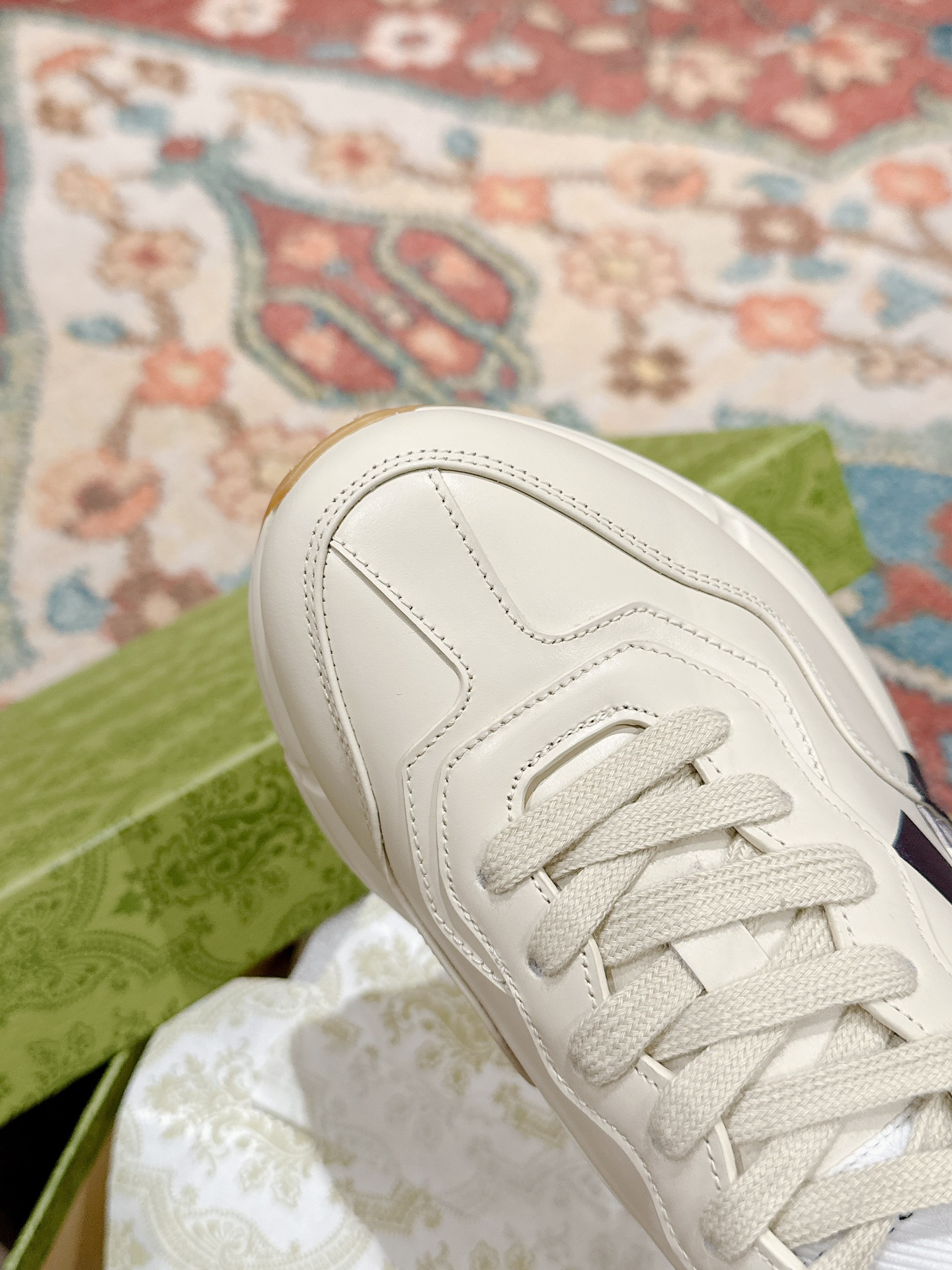Gucci Sneakers-211