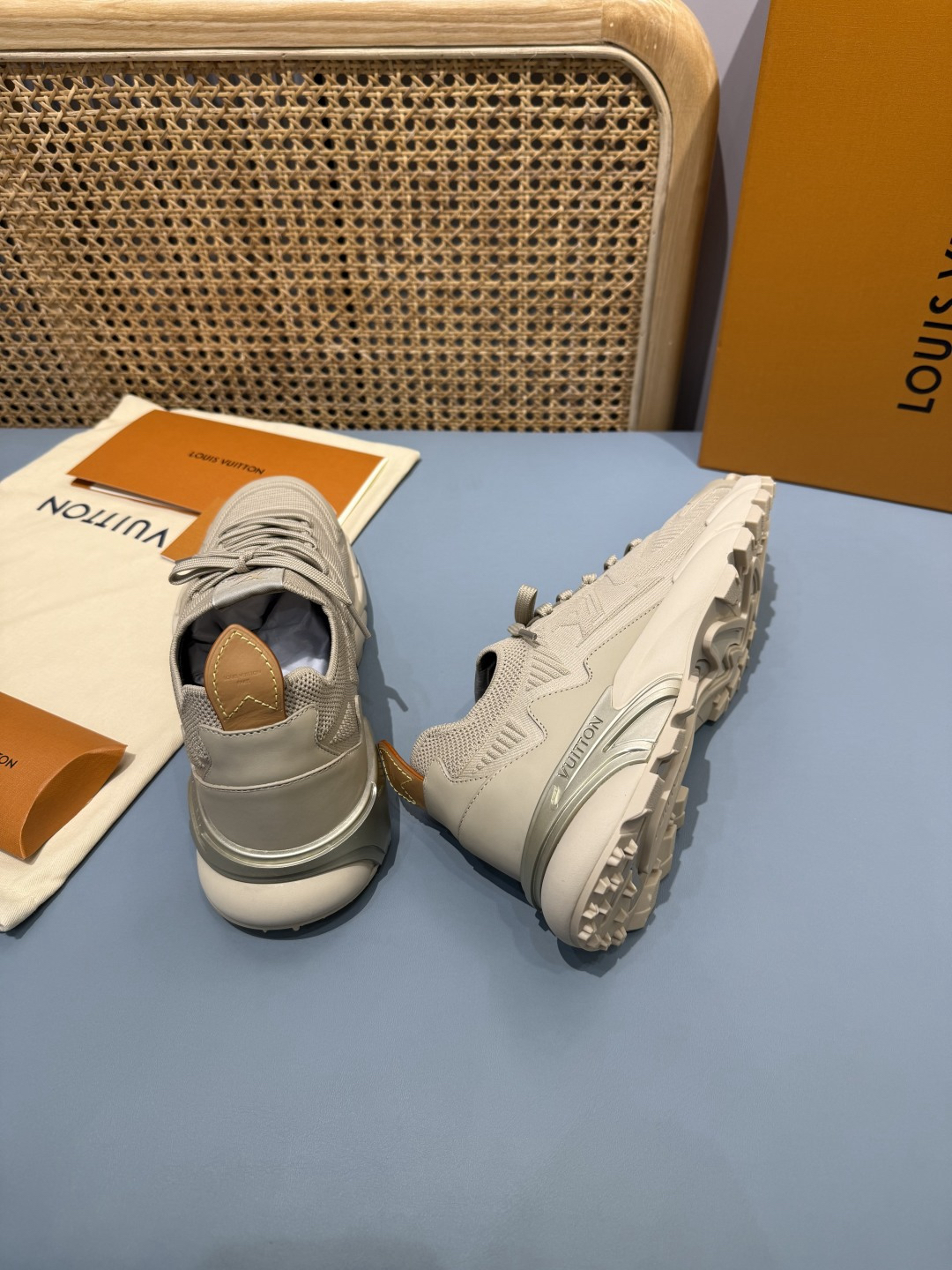 Lv Sneakers-183