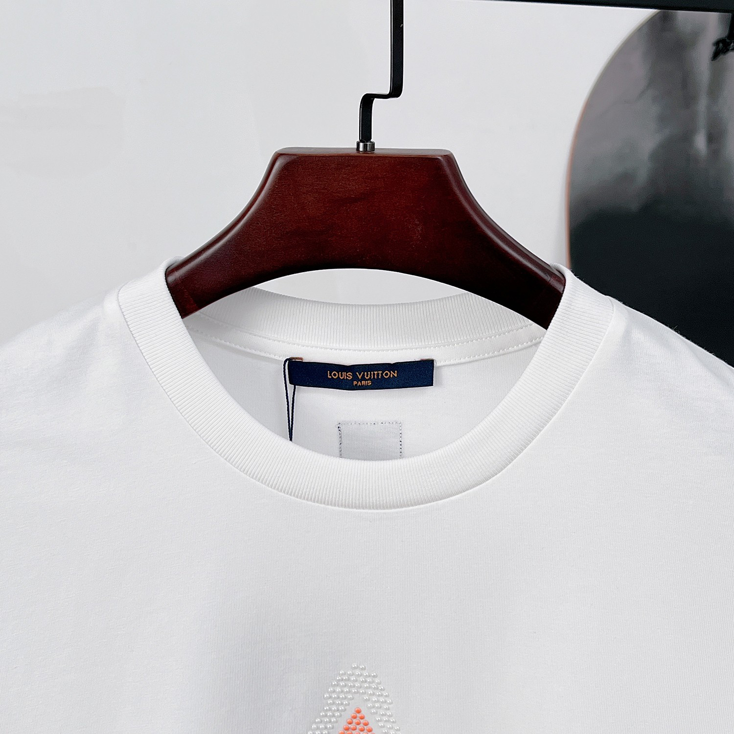 LV clothing-157
