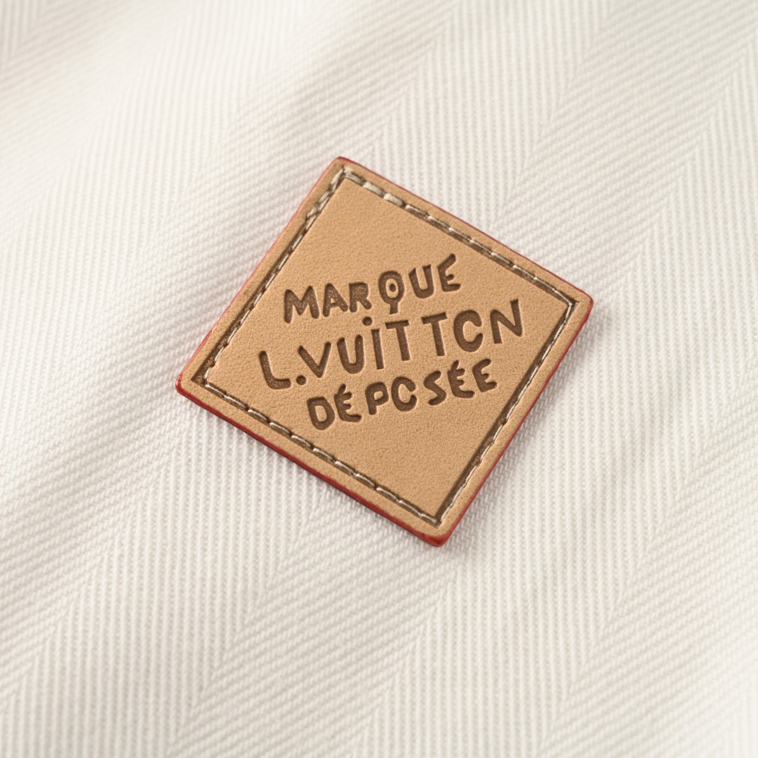 LV Clothing-299