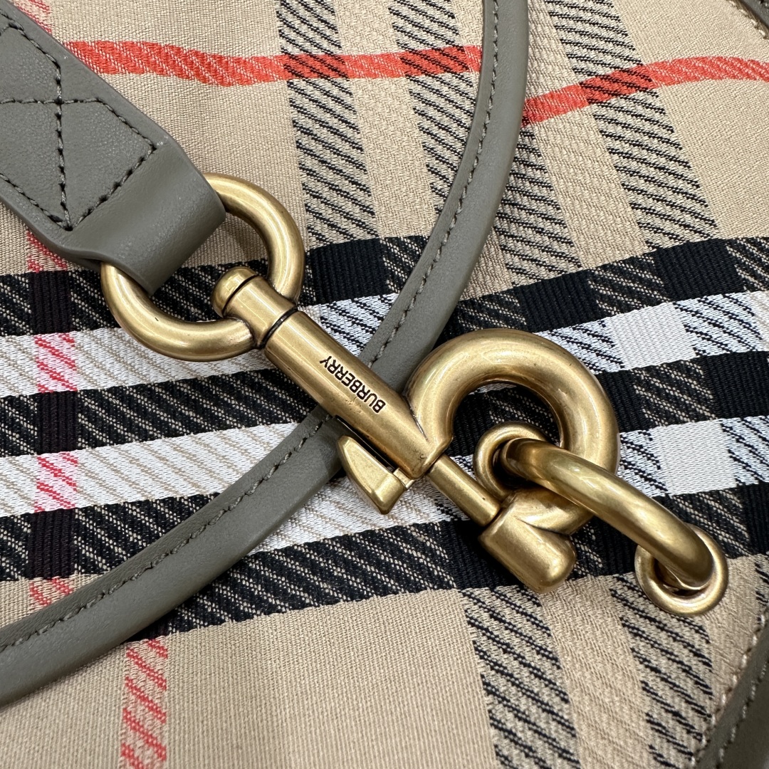 Burberry bag-137