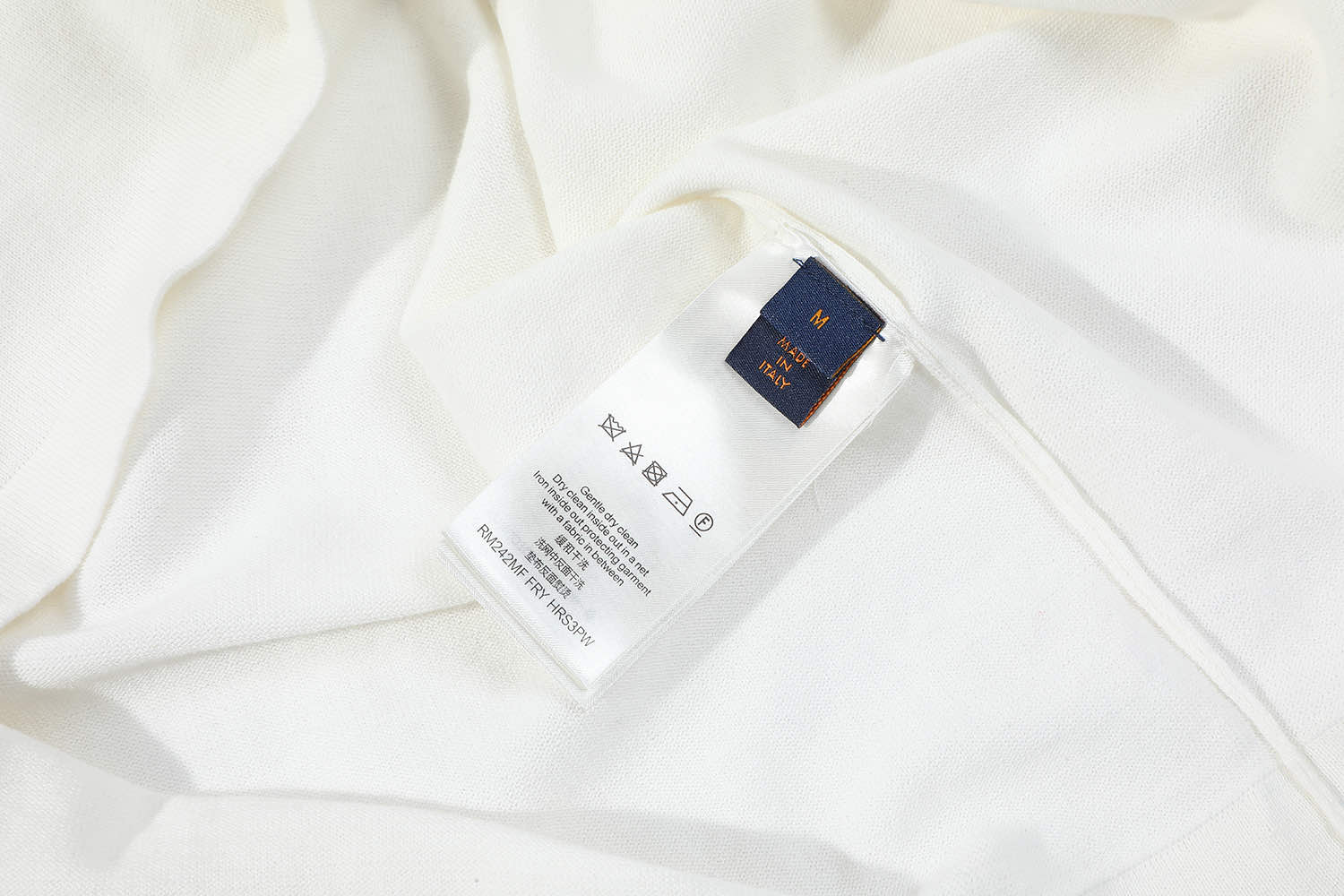 LV clothing-227