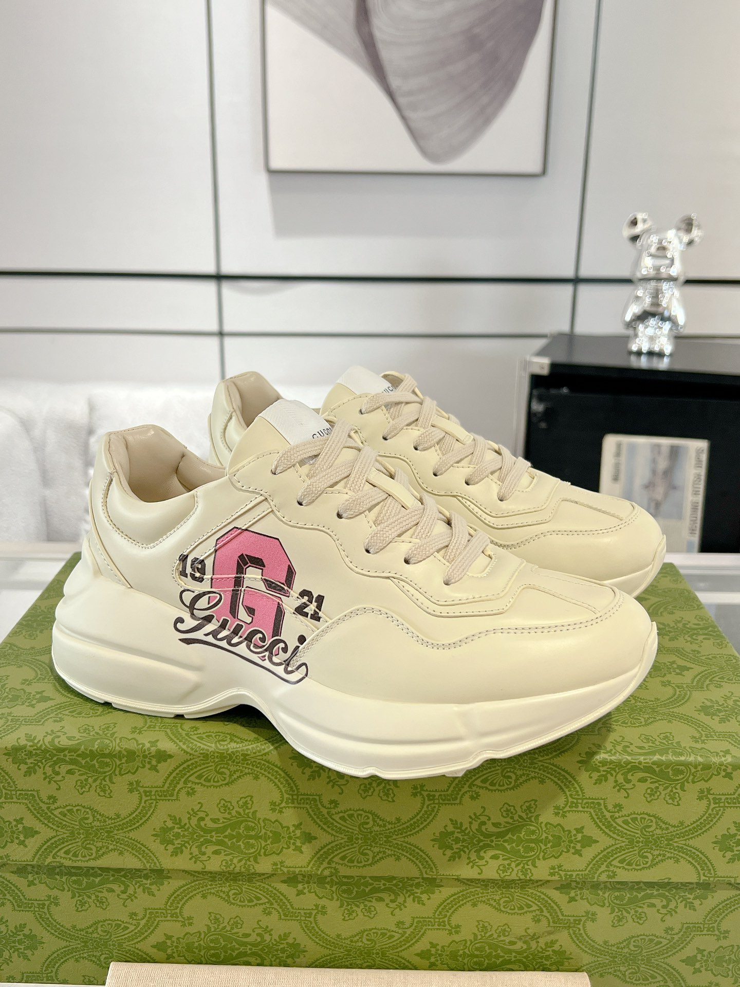 Gucci Sneakers-208