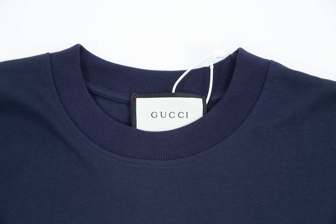 Gucci clothing-51