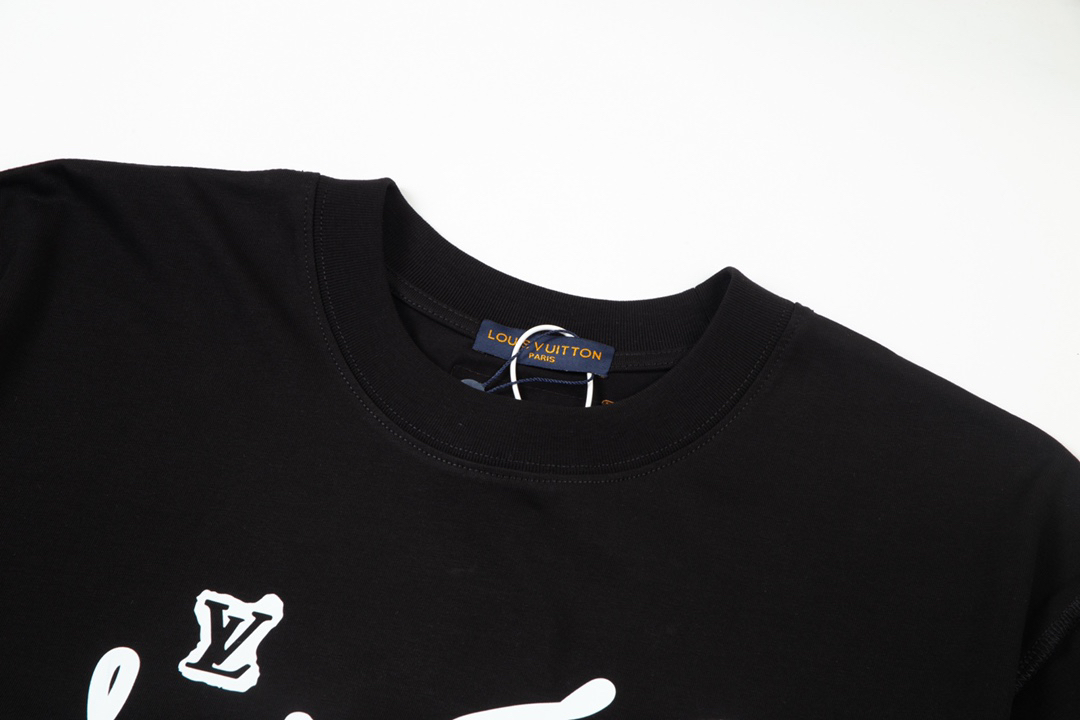 LV clothing-135