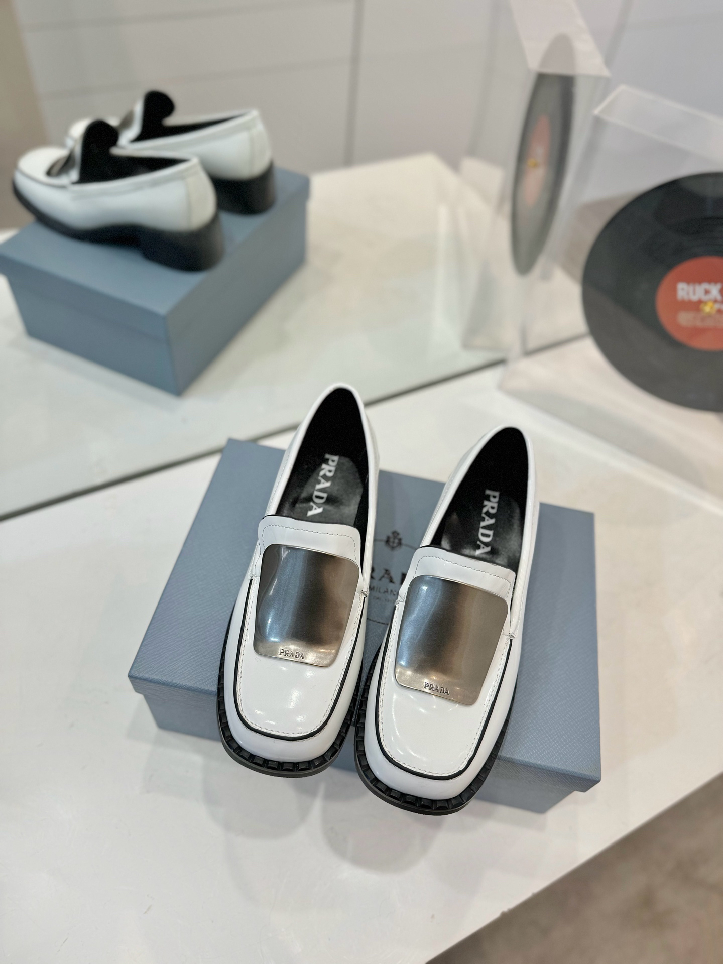 Prada women's leather shoes-18