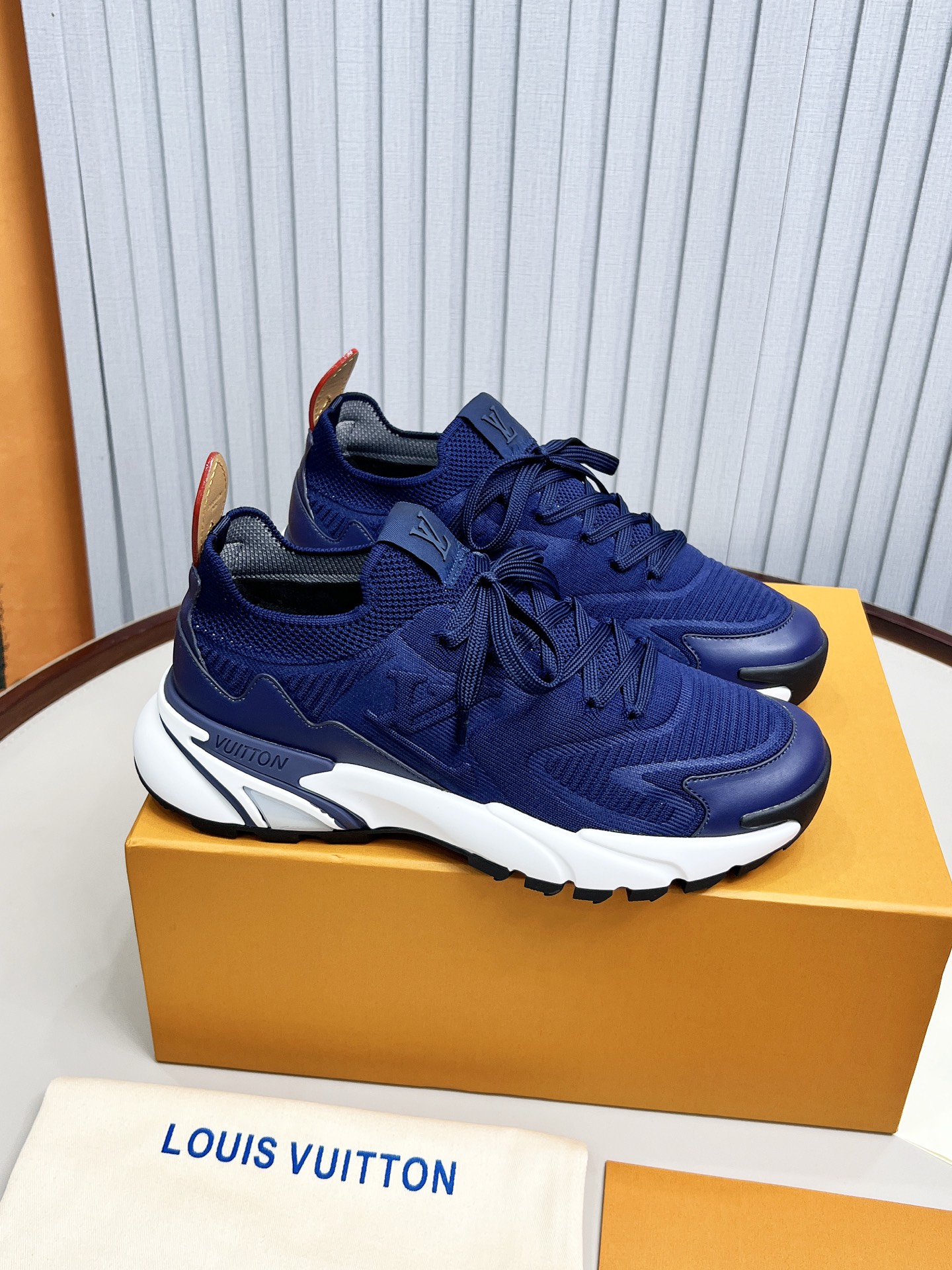 Lv Sneakers-1
