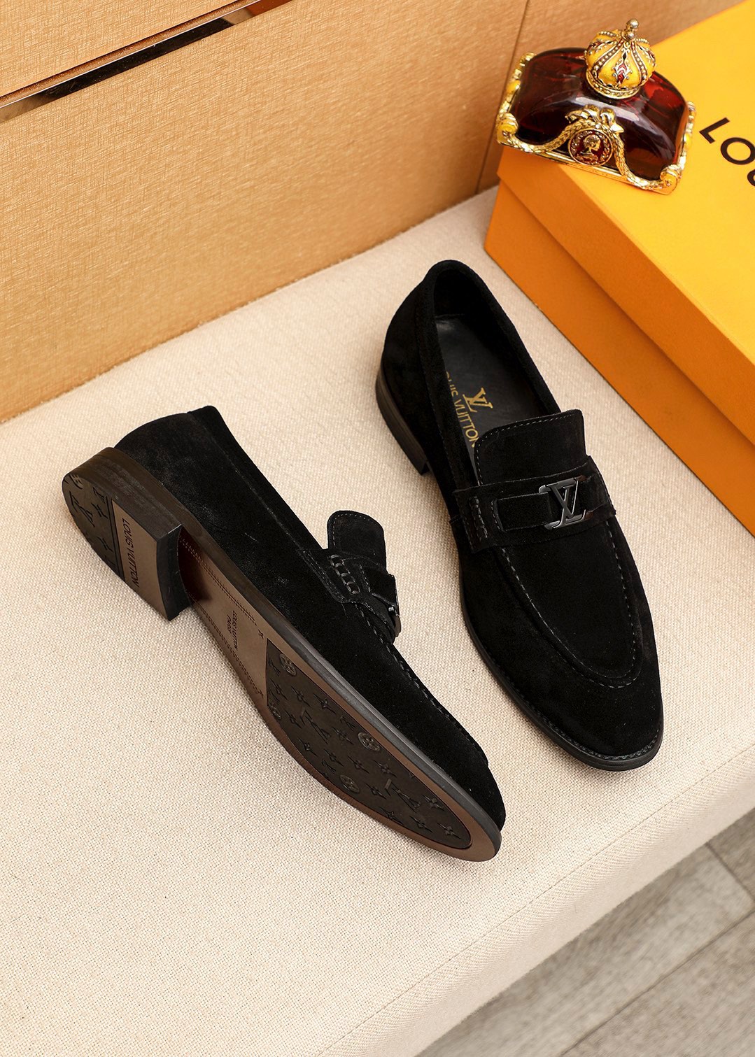 LV men's leather shoes-37