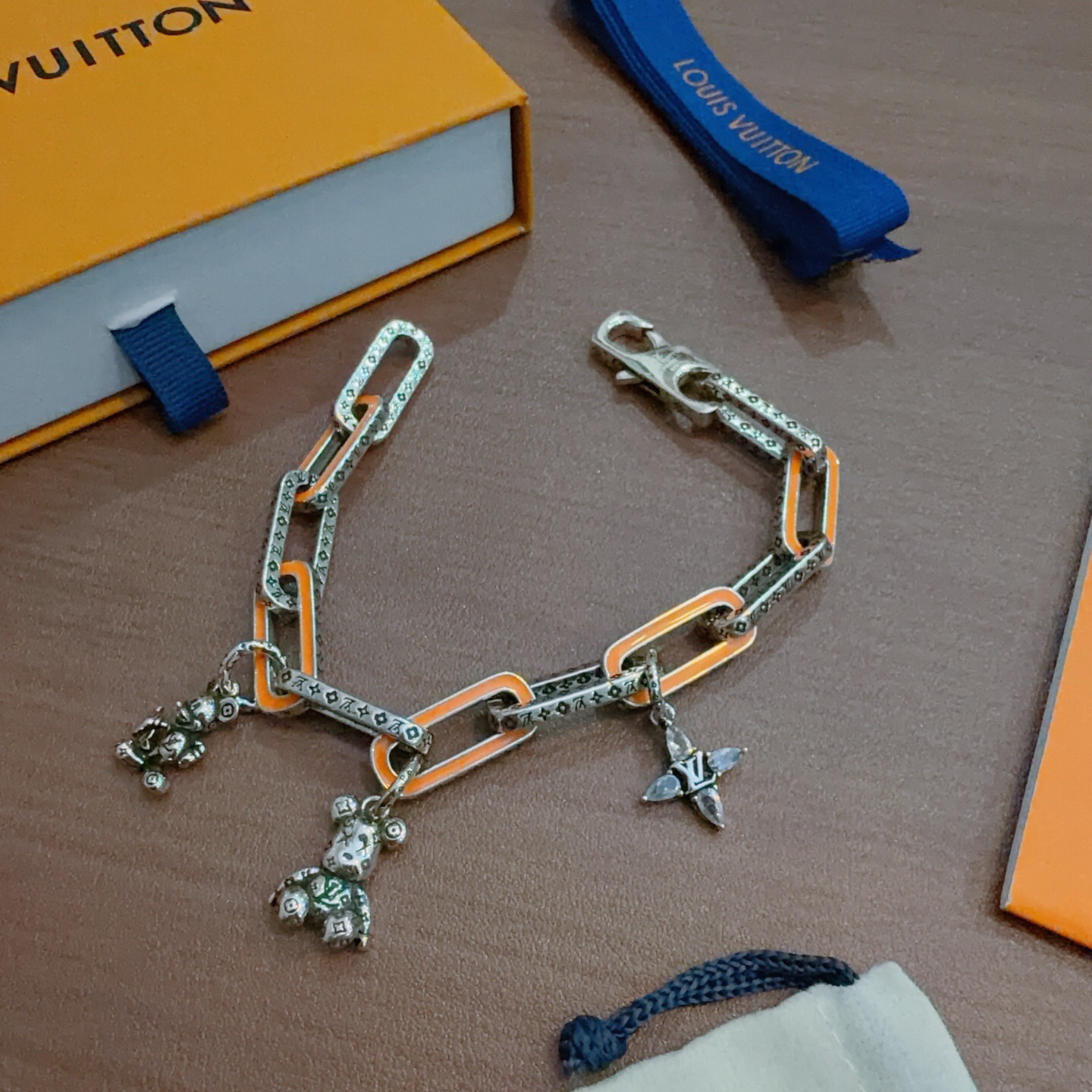 LV Bracelet-16
