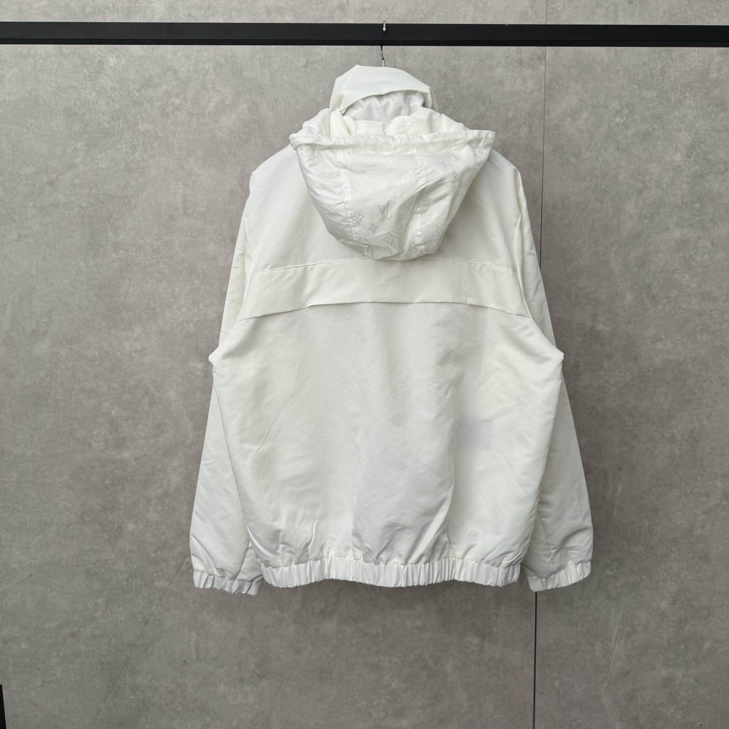 LV Clothing-286