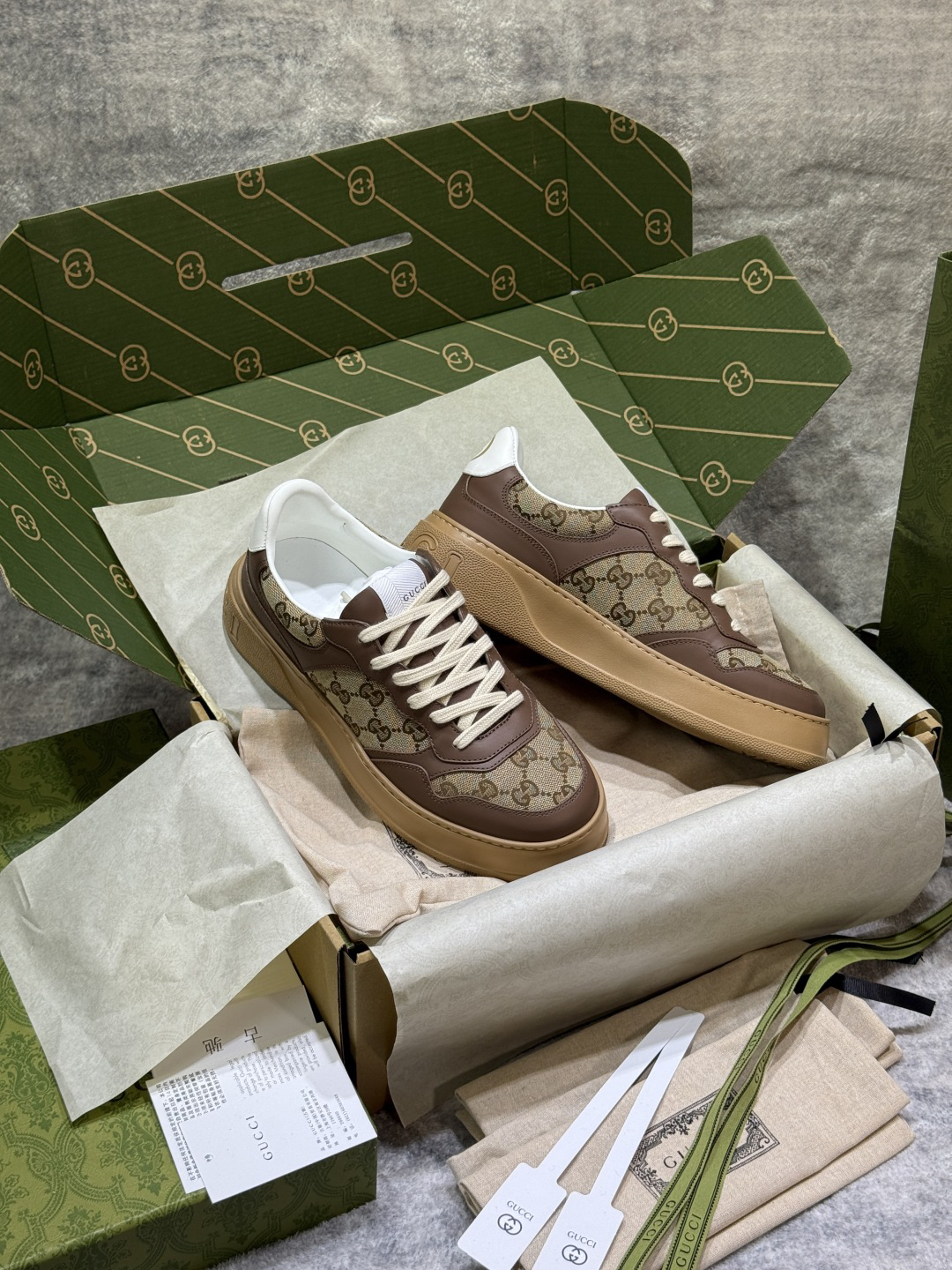 Gucci Sneakers-159