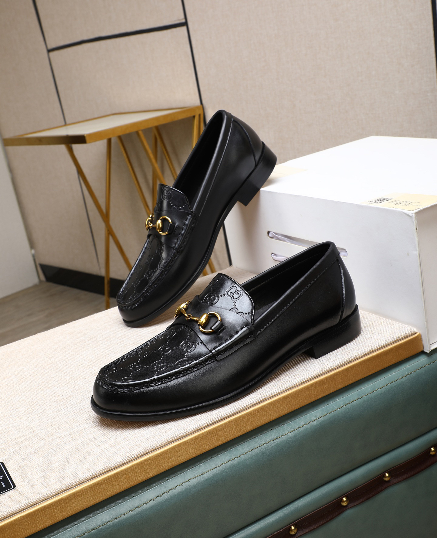 Gucci men's leather shoes-102
