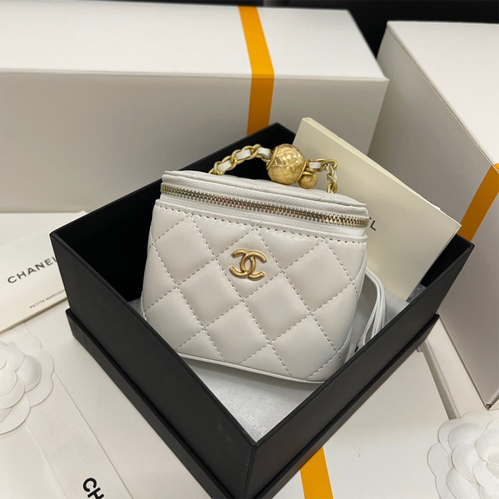 Chanel SMALL VANITY WITH CHAIN
