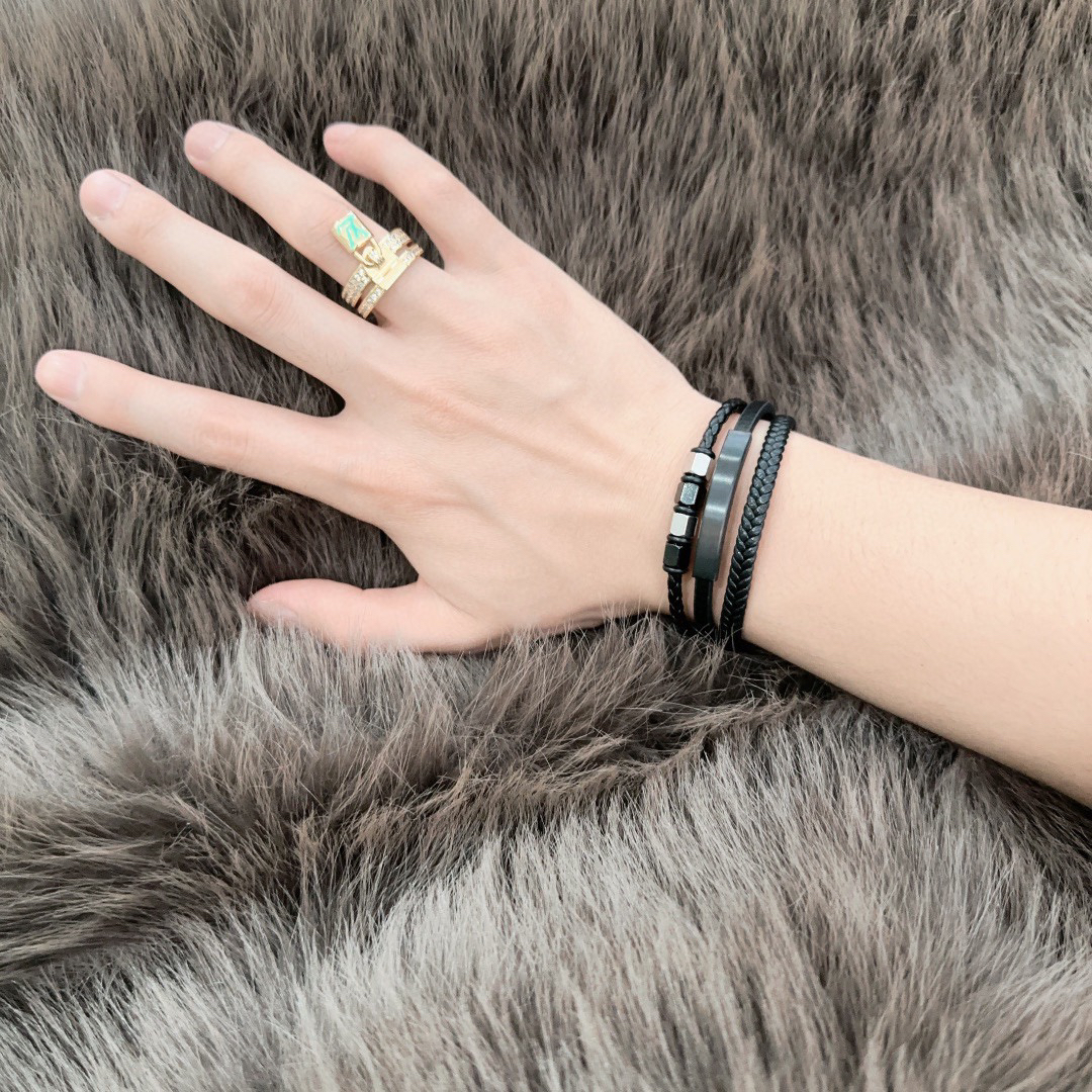 LV ring-84