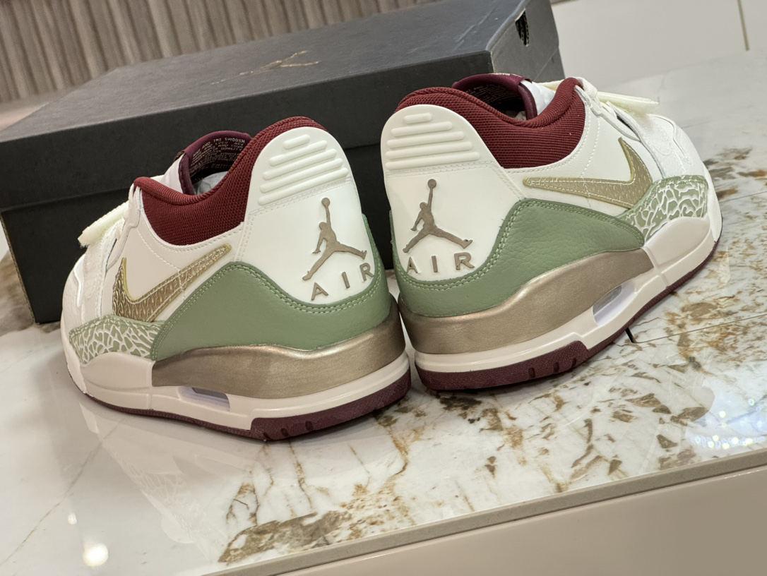 Nike Sneakers-255