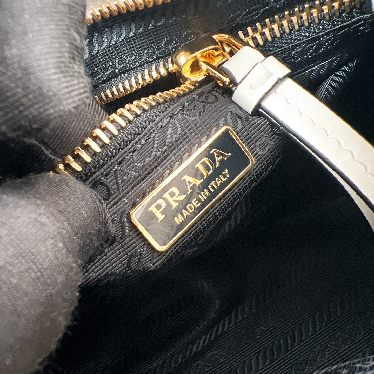 Prada bag-8