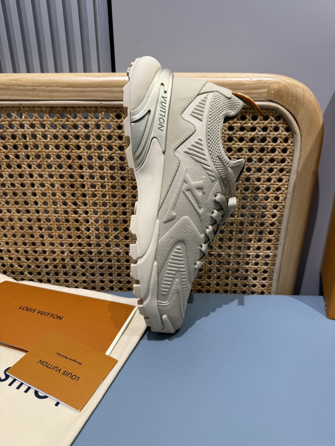 Lv Sneakers-182