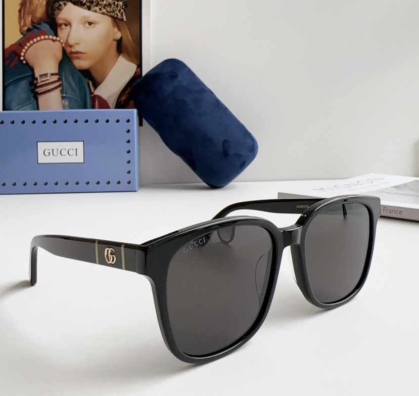 Gucci glasses-30