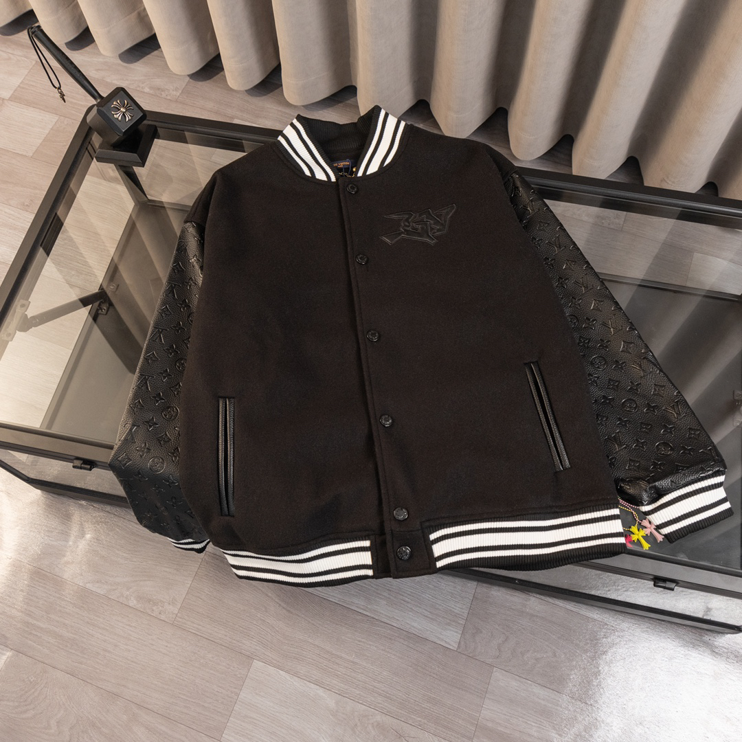 LV Clothing-311