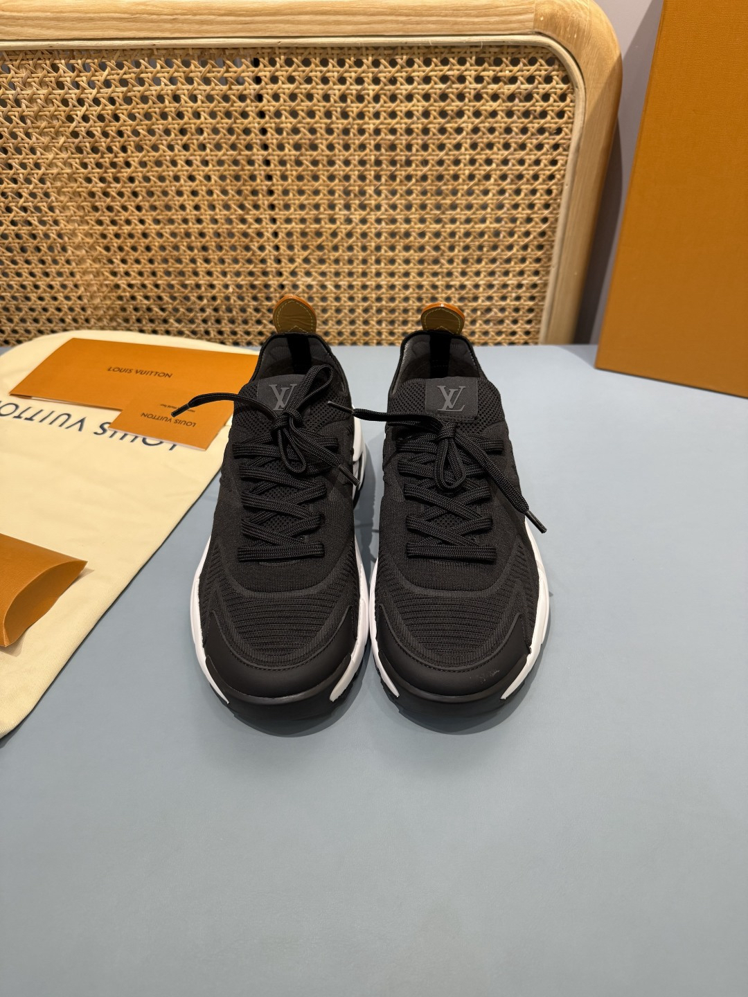 Lv Sneakers-193