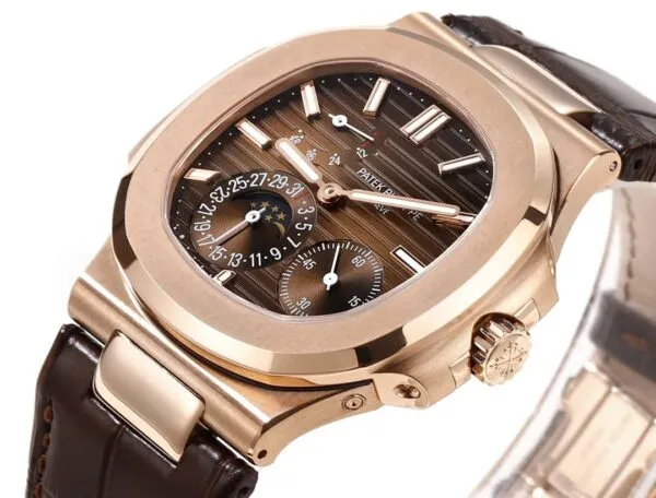 Nautilus 5712R-001 Moon phases. 40 mm,Rose gold