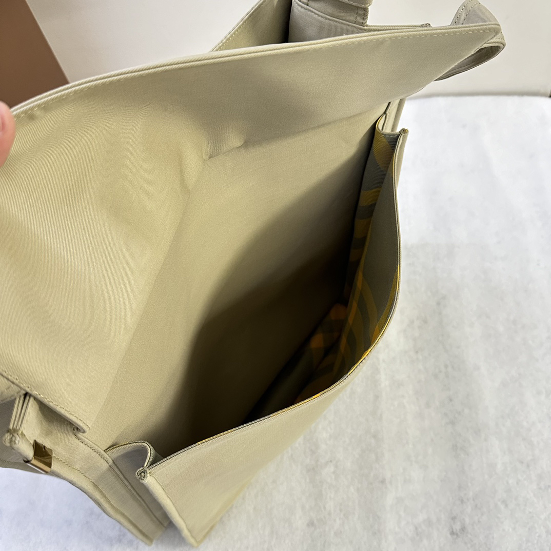 Burberry bag-93
