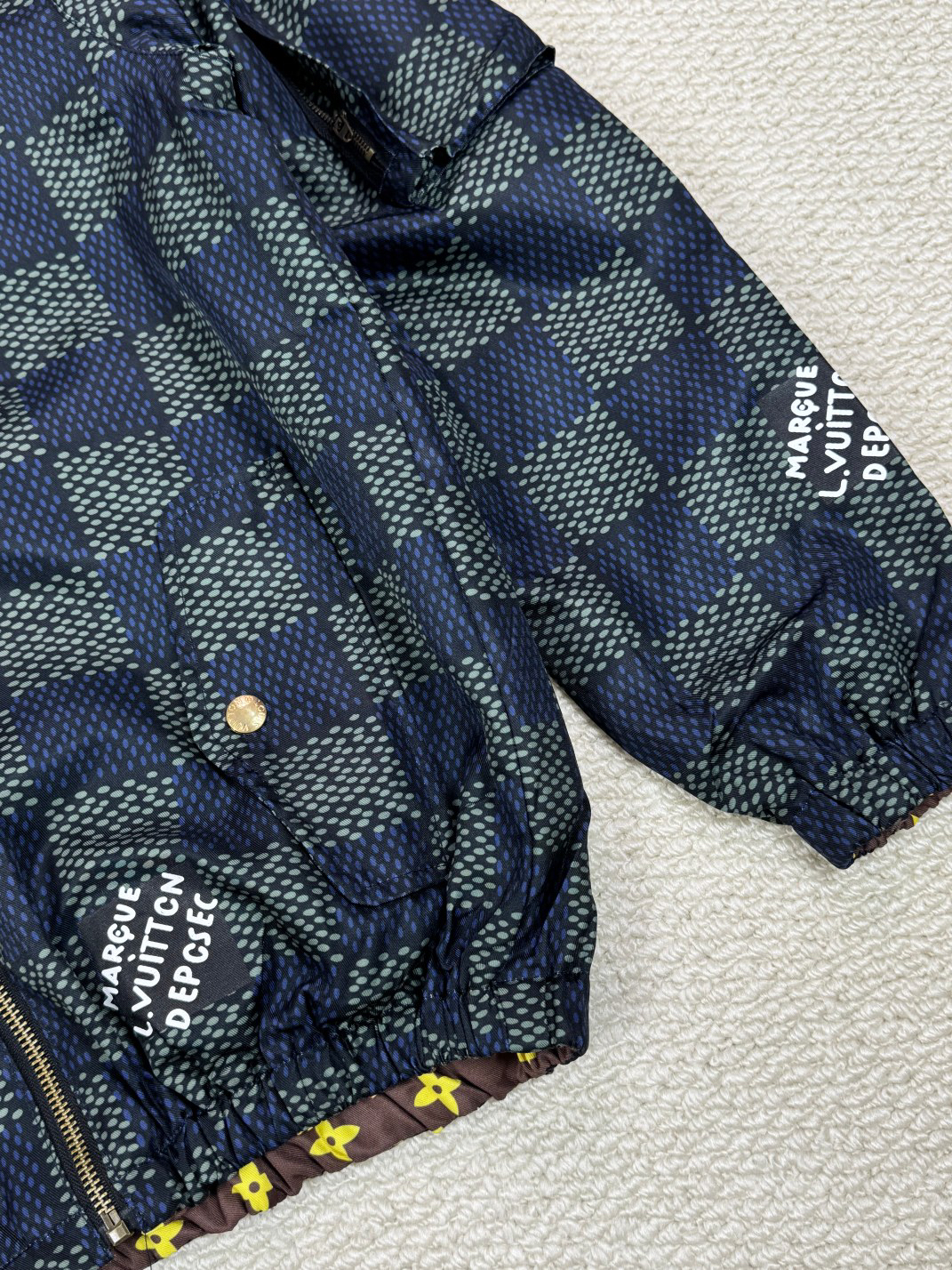 LV Clothing-340