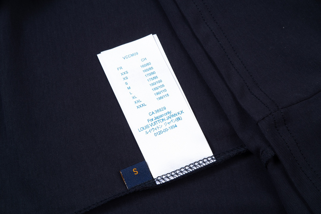LV clothing-132