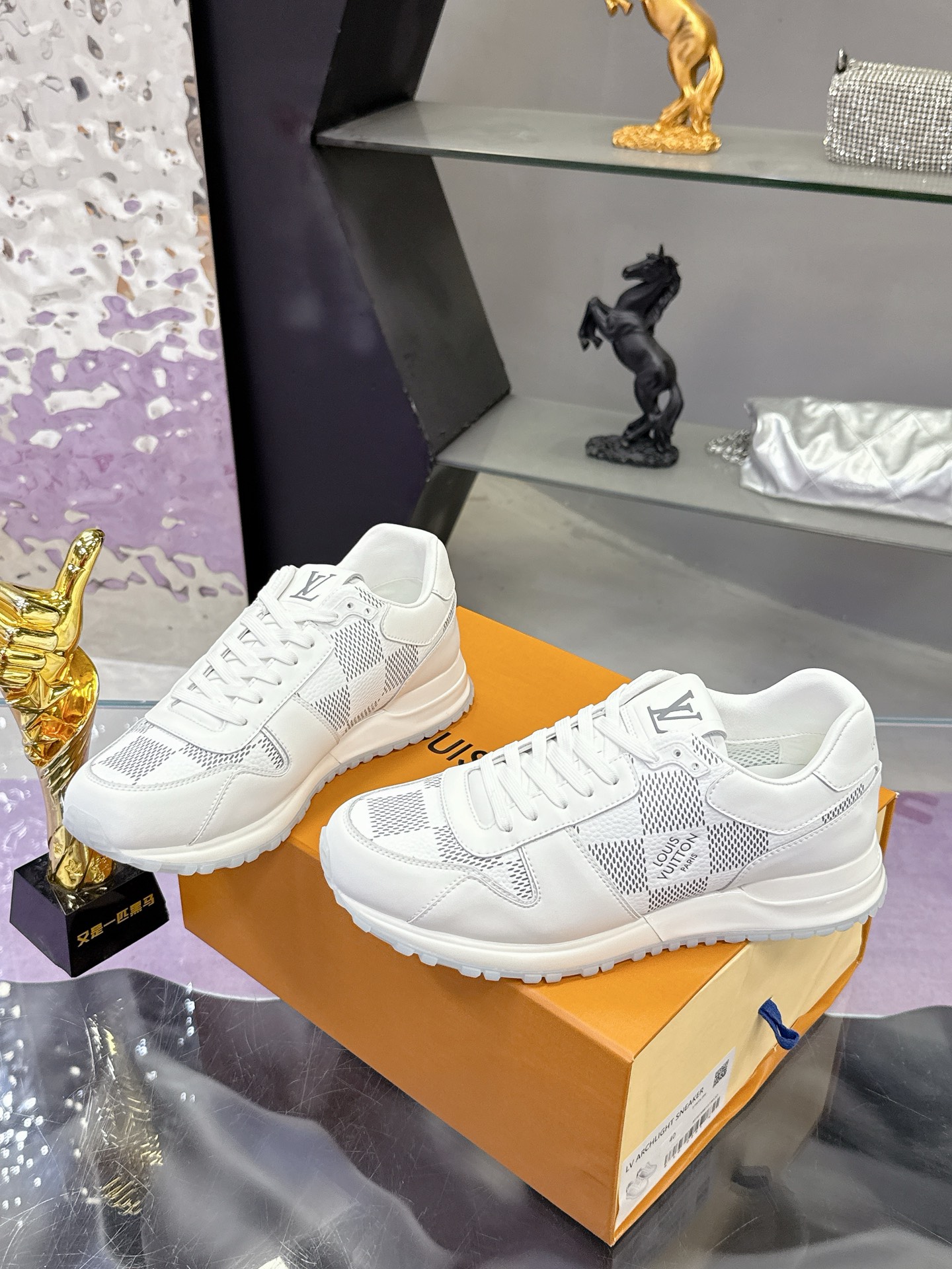Lv Sneakers-212