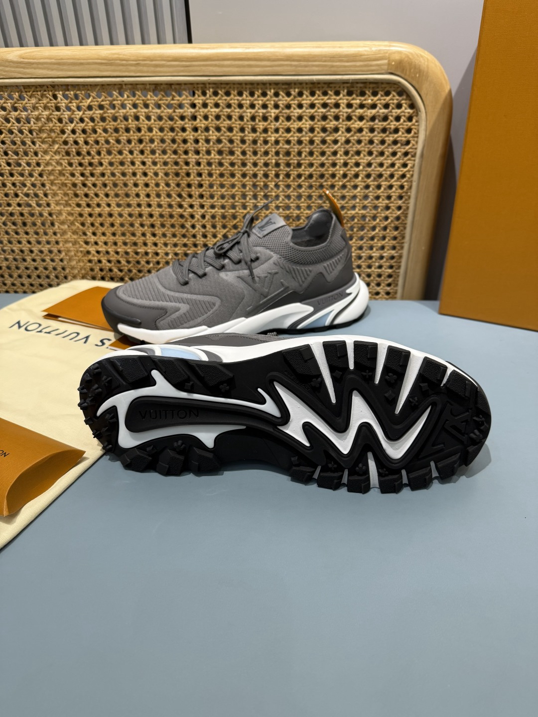 Lv Sneakers-177