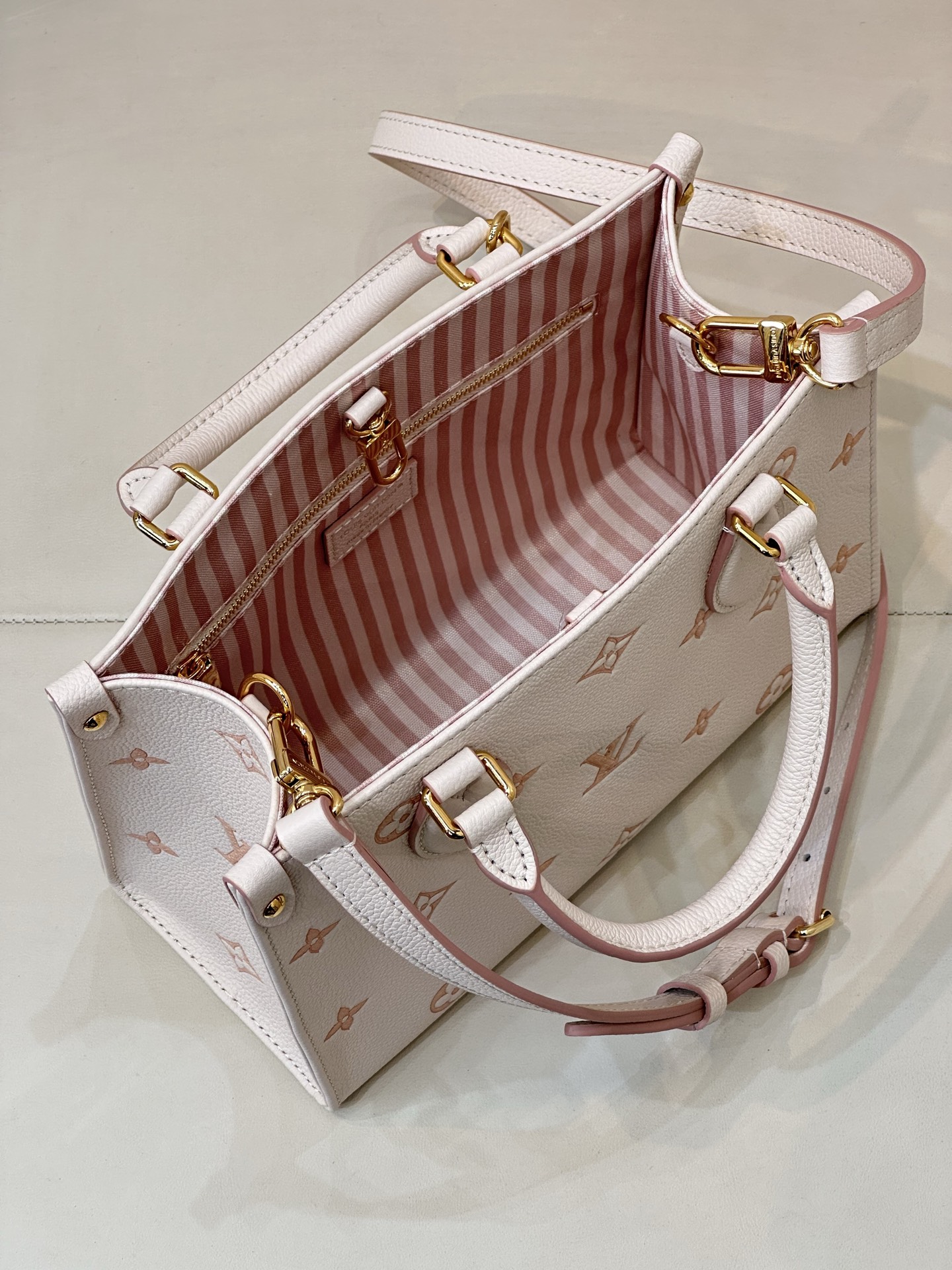 Louis Vuitton bag-102