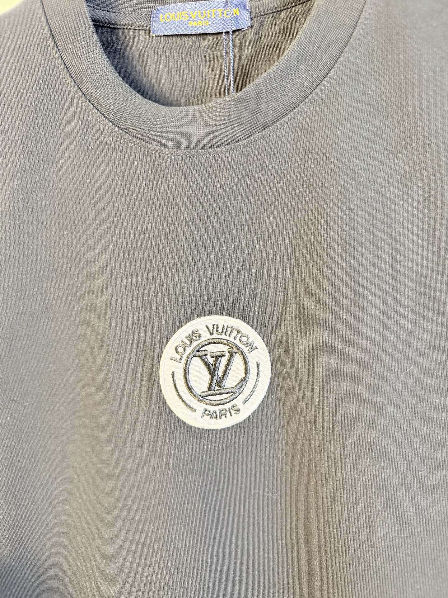 LV clothing-117