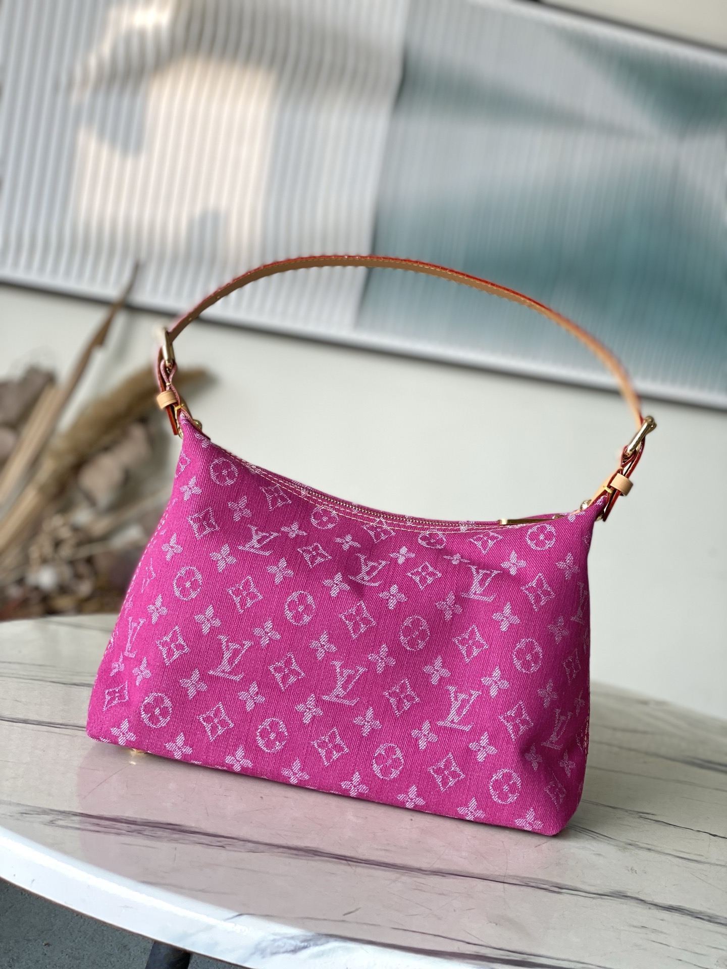 Louis Vuitton Hot New Product-213