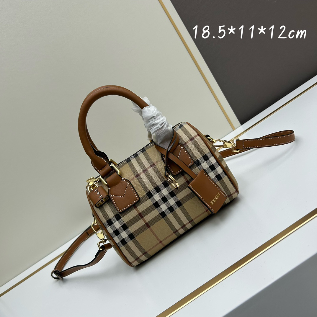 Burberry bag-138