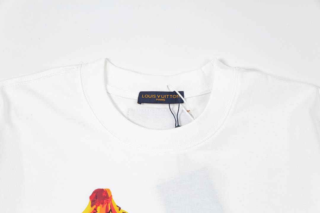 LV clothing-142