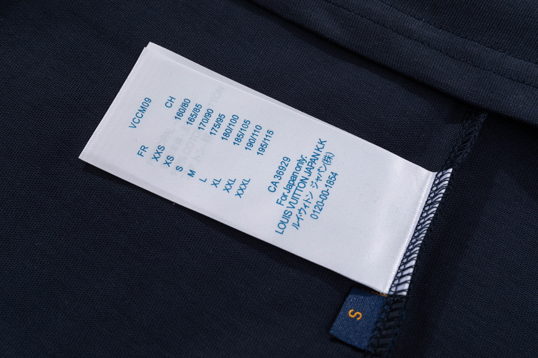 LV clothing-171