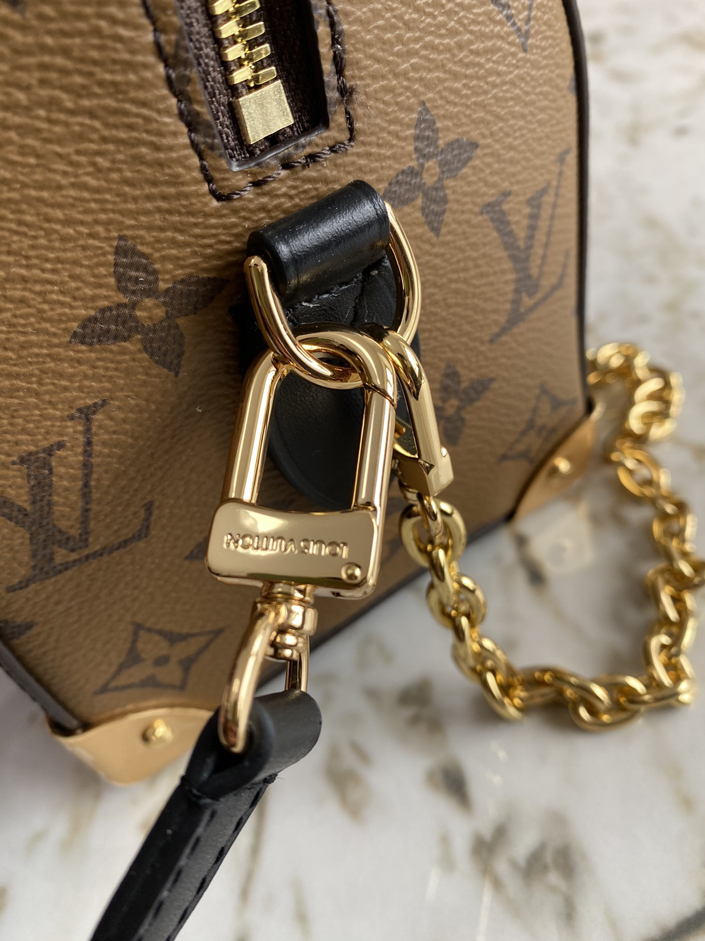Louis Vuitton bag-129
